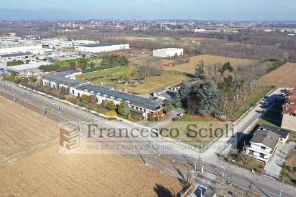 Capannone in Affitto