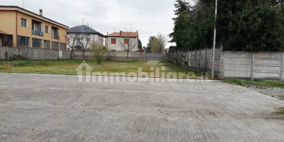 Capannone in Affitto