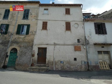 Poggio Catino, Via Roma, 11