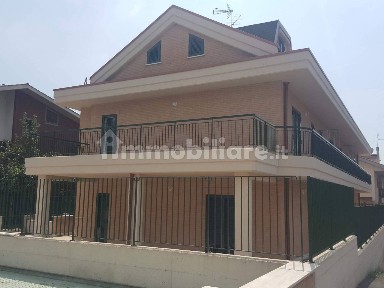 Appartamento via della Marranella di Marino 1, Morena, Roma