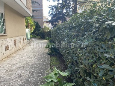 Attico via Francesco Petrarca 6, Pomezia Centro, Pomezia