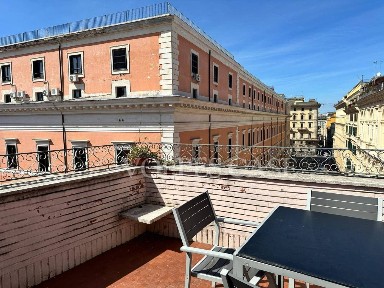 Attico via Firenze, Repubblica, Roma