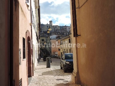 Trilocale piazza dell'Indipendenza 30, Centro, Poggio Catino