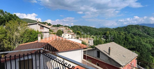 Trilocale via delle Querce, Nespolo
