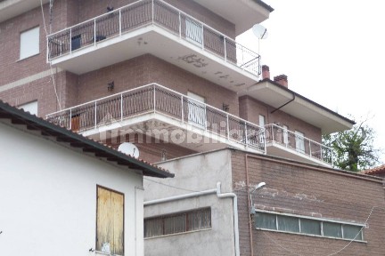 Nespolo, Via delle Querce, 15
