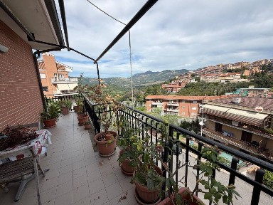 Attico via della Piantata, Centro, Castel Madama