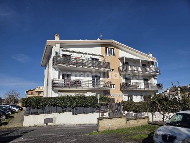 Mansarda via del Fosso di Sant'Andrea 36, Morena, Roma