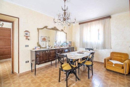 Quadrilocale via Della Chiesa 25, Rieti
