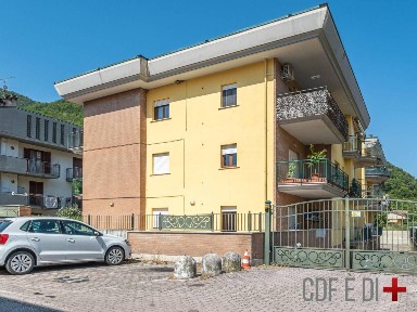 Trilocale via Borgo, Rieti