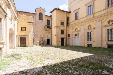 Appartamento via Roma 57, Rieti