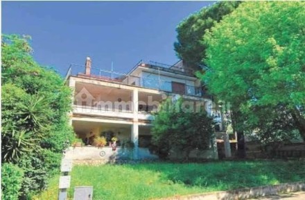Poggio Moiano, Viale Alessandro Manzoni, 15