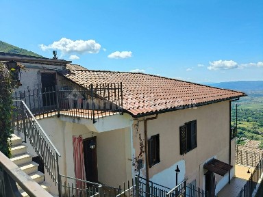 Poggio Bustone, Via di Mezzo, 11