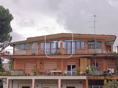 Attico via degli Astronauti, Centro, Cave