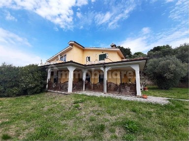 Castelnuovo di Farfa, Via fontecarmine, 0