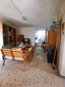 Trilocale via Giuseppe Garibaldi, Centro, Casperia