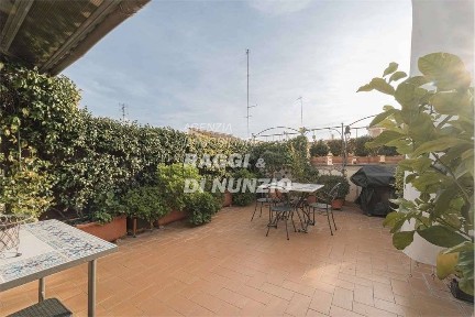 Attico Felice Ferri, 18, Frascati
