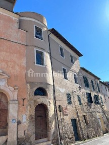 Trilocale via Giuseppe Garibaldi 6, Centro, Poggio Catino