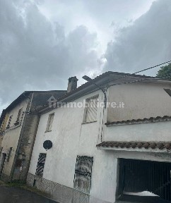Trilocale via Cairoli, Centro, Contigliano