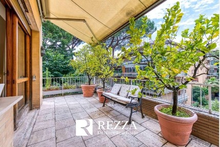 Attico via dei Monti Parioli, Parioli, Roma