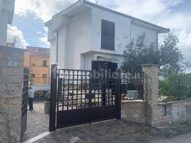 Trilocale via Cesare Battisti, Fara in Sabina