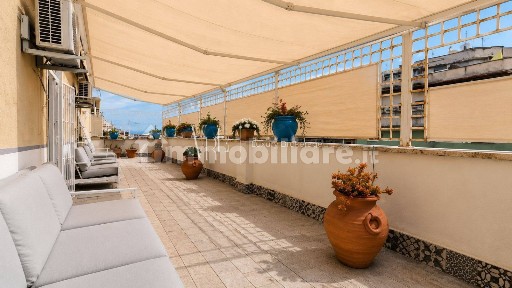 Attico ottimo stato, 131 m², San Giovanni, Roma