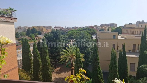 Attico buono stato, 174 m², Appio Latino, Roma