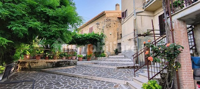 Trilocale piazza Vittorio Emanuele 60, Pietraforte, Pozzaglia Sabina