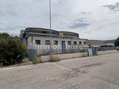 Porto Mantovano, Via Industria, 11