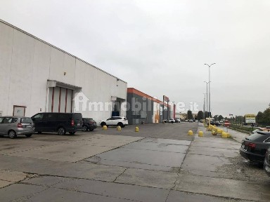 Capannone in Vendita