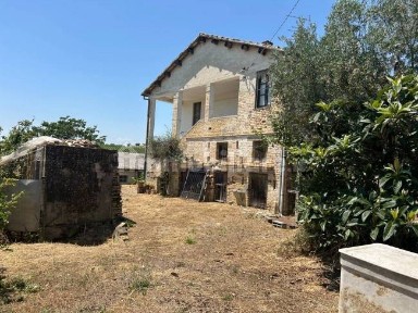 Casale Contrada Santa Maria, Mosciano Sant'Angelo