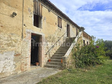 Rustico, da ristrutturare, 300 m², Sant'Elpidio a Mare