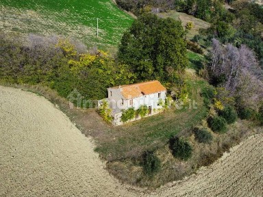 Rustico, da ristrutturare, 145 m², Monterubbiano