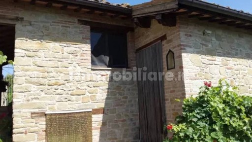 Casale Località Butundoli, Amandola