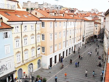 Bilocale via Cavana, Città Vecchia, Trieste