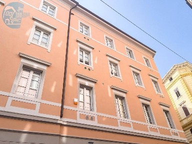 Trieste, Largo Barriera - Ospedale Maggiore, Via Filippo Corridoni, 1