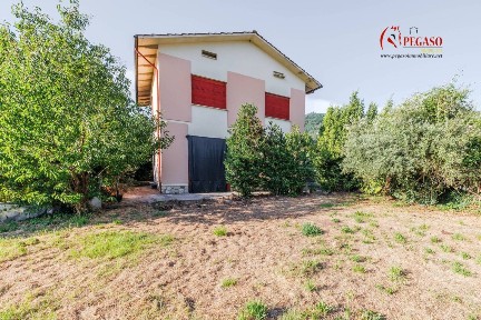 Villa unifamiliare via degli Orti, Centro, Pescia