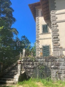 Villa plurifamiliare via Massimo d'Azeglio 311, San Marcello Pistoiese, San Marcello Piteglio