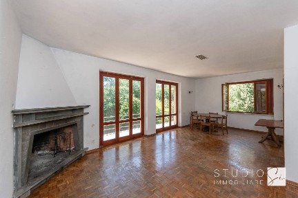 Villa unifamiliare, buono stato, 308 m², Pistoia