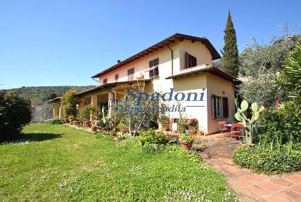 Villa unifamiliare via Croci 6, Massa e Cozzile