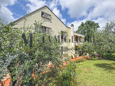 Villa plurifamiliare via Astronauti, Stazione Masotti, Serravalle Pistoiese