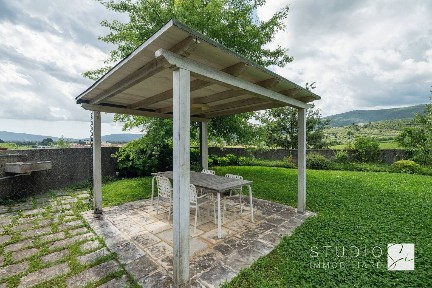 Villa unifamiliare Strada Provinciale Montalese, Centro, Montale