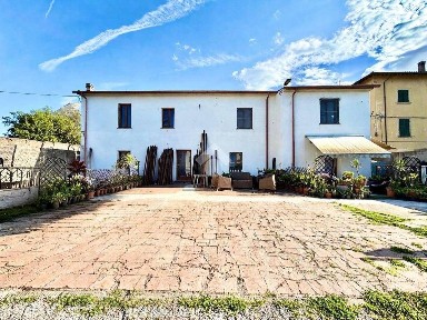 Quarrata, Via Bettino Ricasoli, 90