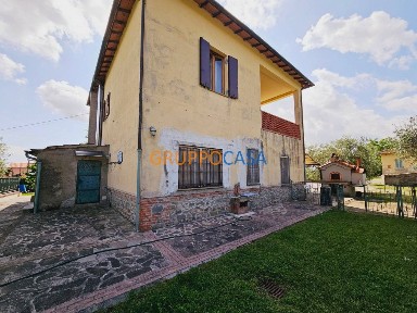 Pescia, Via Guinigi, 30