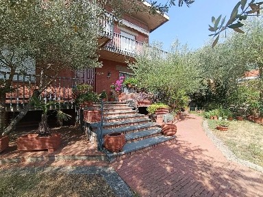 Villa unifamiliare viale Guglielmo Marconi 65, Montecatini-Terme