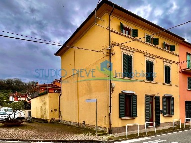 Monsummano Terme, Piazza Giuseppe Giusti