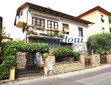 Villa unifamiliare via Vangile 15, Margine Coperta Traversagna, Massa e Cozzile