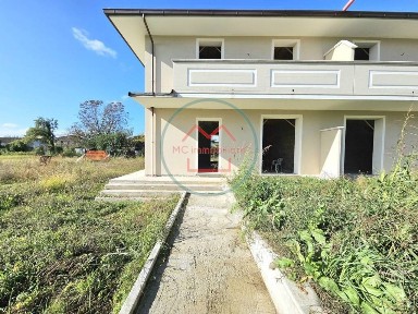 Villa bifamiliare via Vetriano, Margine Coperta Traversagna, Massa e Cozzile