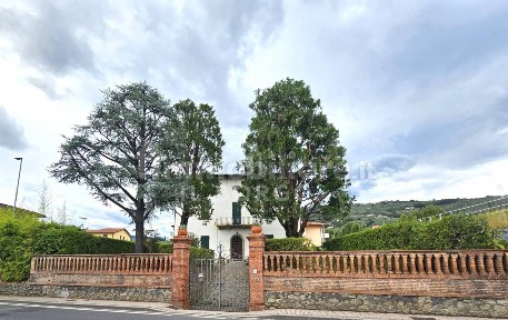 Uzzano, Via Provinciale Lucchese, 333