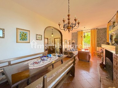 Villa bifamiliare via Mammianese, Castelli, Pescia Nord, Pescia