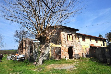 Ponte Buggianese, Via Torino, 15
